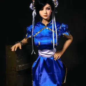 邑由兰