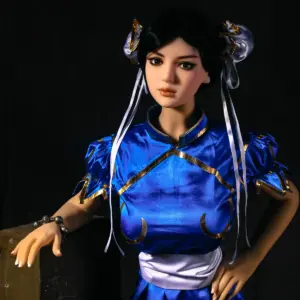 邑由兰