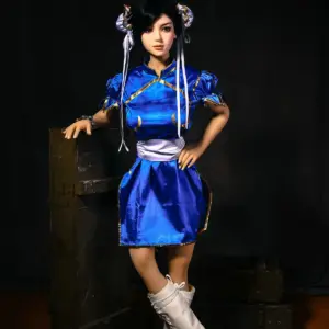 邑由兰